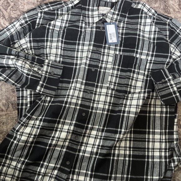Universal Thread Women's Black White plaid Button Down 1X - Picture 1 of 5